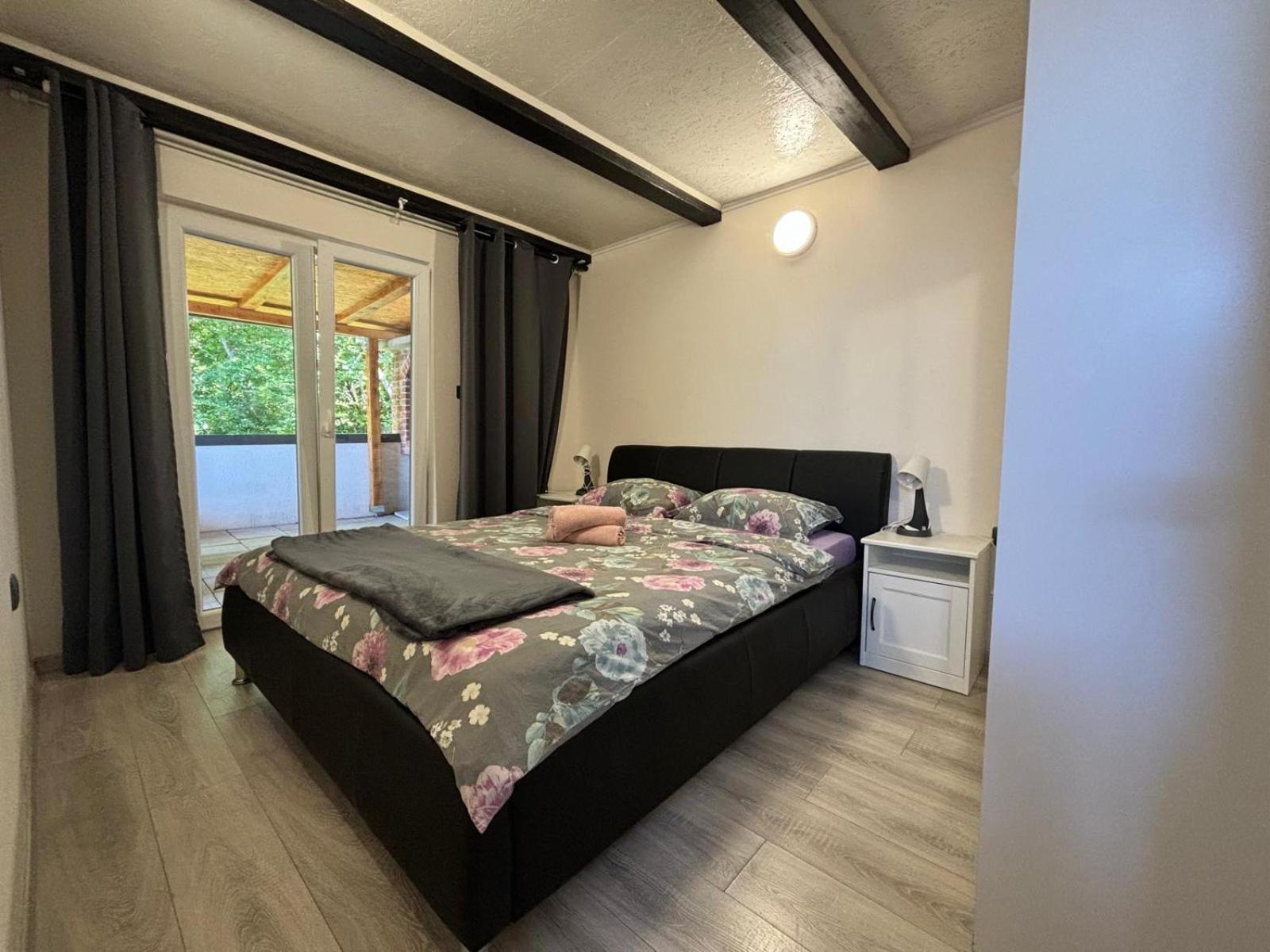 Apartmani Bosnjak Стариград-Паклениця Екстер'єр фото